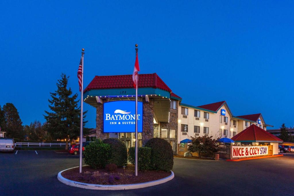 Baymont INN & Suites by Wyndham Main image 1